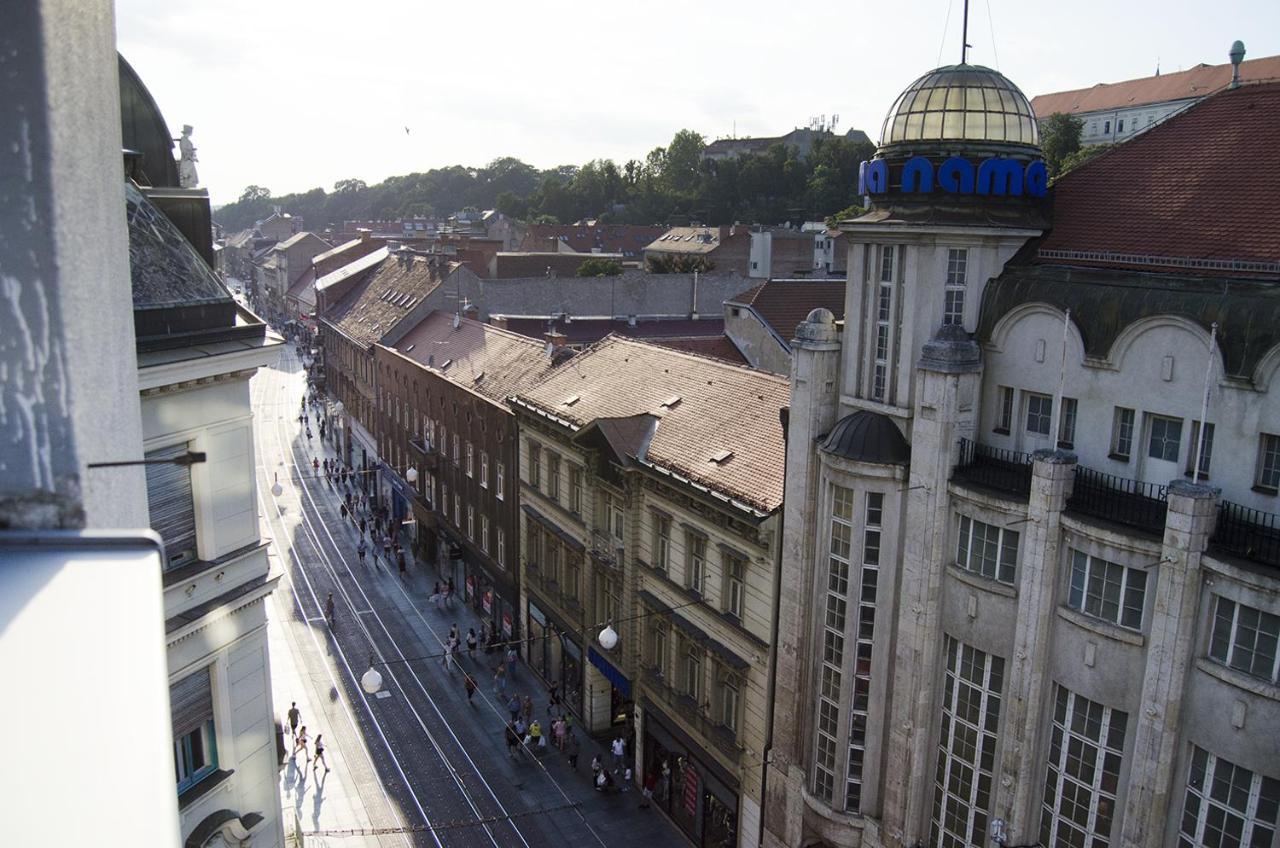 Studio Apartment With A View Of Ban Jelacic Square Zagreb Exterior foto